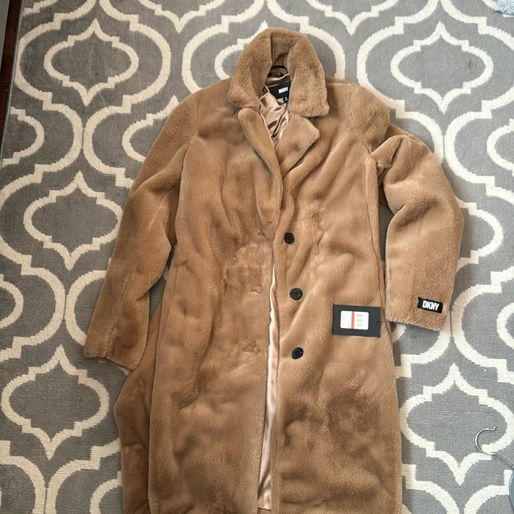 DKNY- brand new fur jacket- XS- Tan